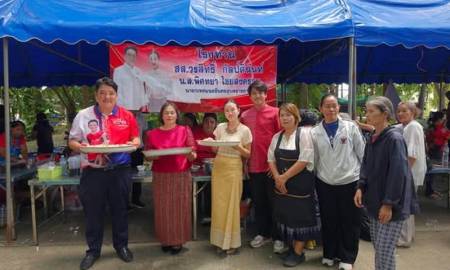นายกพิศทยาฯนำคณะร่วมออกโรงทาน สืบสานประเพณีชาวพุทธ ฟังเทศน์สามัคคีช่วงเข้าพรรษา 